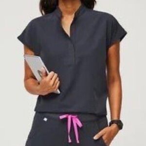 FIGS Rafaela Night Sky Scrub Top Large